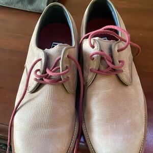 Men’s Footjoy golf spikeless shoes. Size 11 leathered